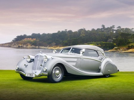 Horch 853A  Uno de los mejores autos clásicos sin ninguna duda. Coche alemán fabricado en 1930 con una gran potencia y un diseño y materiales espectaculares.
